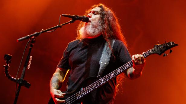 Tom Araya und seine Band Slayer gaben dem Publikum, was es erwartet hatte: Kompromisslose Härte.