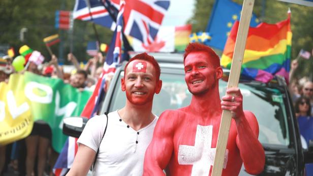Party-Stimmung herrschte am Samstag auf der Wiener Ringstraße: Die Regenbogenparade fand heuer zum mittlerweile 22. Mal in der Bundeshauptstadt statt.