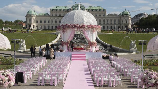 Anfang Juni wurde der Schlosspark Belvedere Schauplatz einer pompösen indischen Hochzeiten