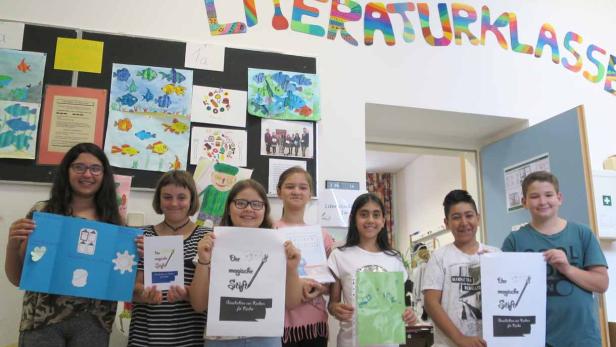 Einige der Jungautor_innen vor ihrer Literaturklasse