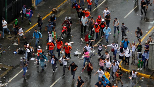 Zusammenstöße in Caracas am Montag