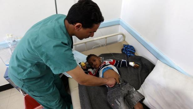 Seit mehr als zwei Jahren wütet ein blutiger Bürgerkrieg im Jemen. Nun ist eine Cholera-Epidemie ausgebrochen.