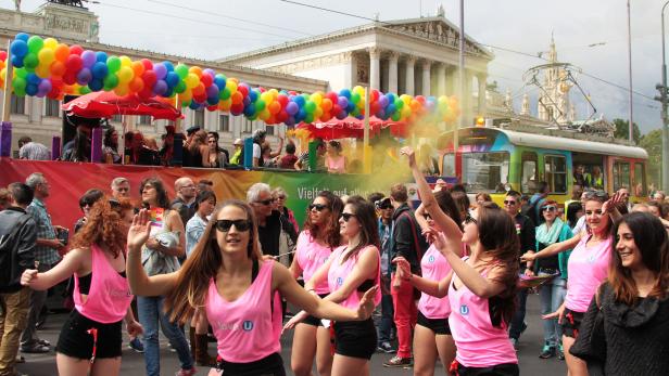 Am Samstag hatte in Wien die Regenbogenparade stattgefunden.