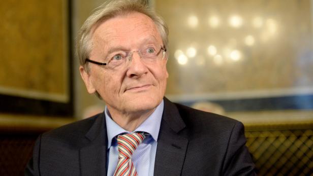 Ex-Bundeskanzler Schüssel setzte auf Espadrilles im Parlament
