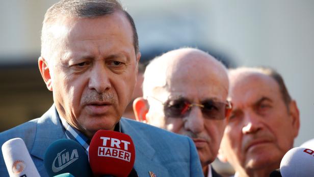 Türkei: Erdogan erleidet Schwächeanfall beim Gebet