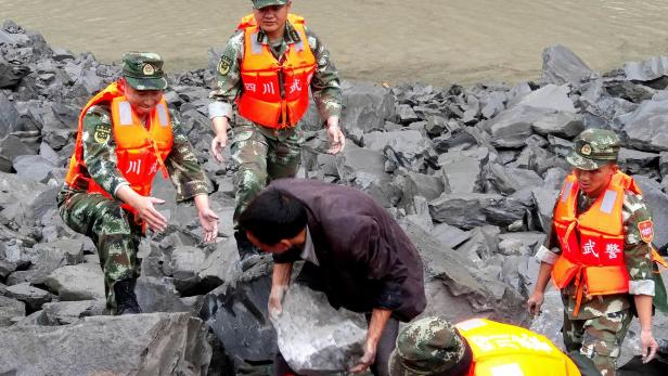 China: Hoffnung für 118 Verschüttete schwindet