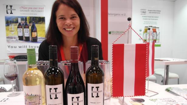 Winzerin Doris Hellmer auf der Messe in NY.