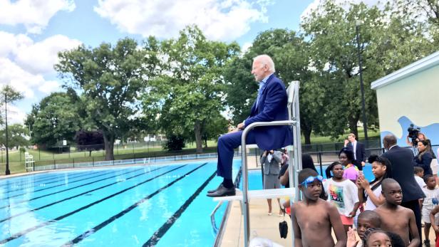 Joe Biden: Der nostalgische Rettungsschwimmer