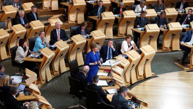 Nicola Sturgeon im Parlament in Edinburgh