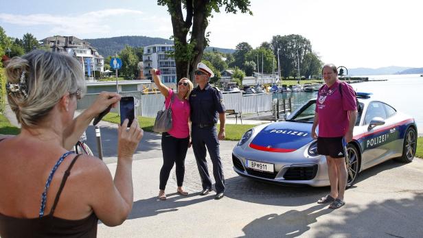 Fotoshooting mit dem 370-PS-Porsche und Polizist Horst Binder in Velden