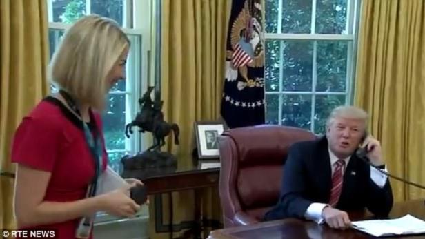 „Nettes Lächeln“: Trump brüskiert eine irische Reporterin