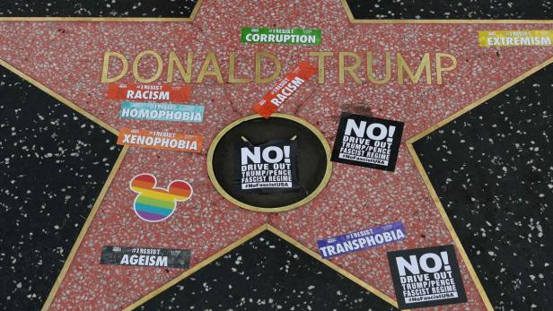 Trumps Stern, verziert mit Stickern
