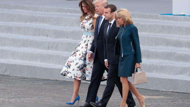 Trump und Macron auf Militärparade am Nationalfeiertag