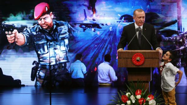 Erdoğan gibt sich martialisch als Retter der Nation