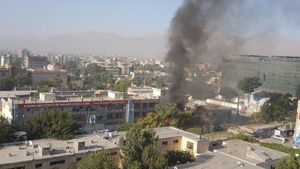 Dichter Rauch über Afghanistans Hauptstadt