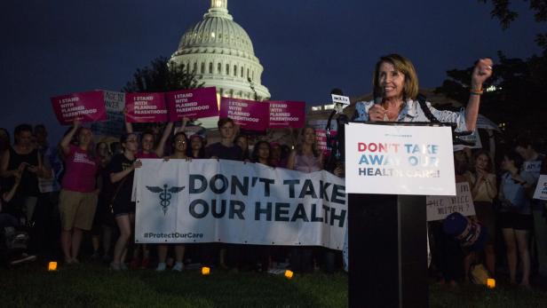 &quot;Nemmt uns nicht die Gesundheit weg&quot; - Demokratin Nancy Pelosi in Washington