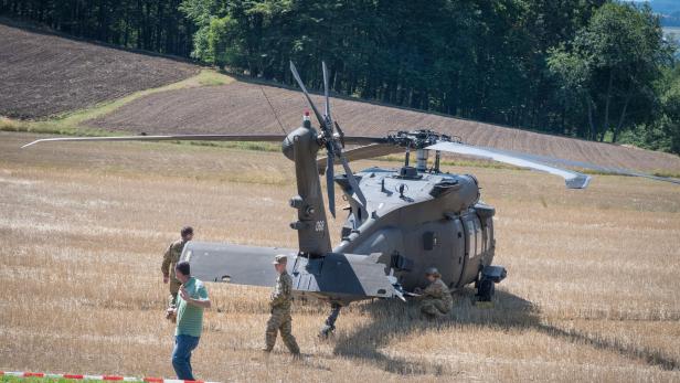 Der notgelandete Black Hawk