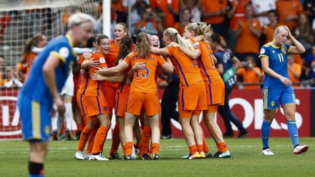Die Löwinnen der Niederlande feierten ihren Aufstieg.