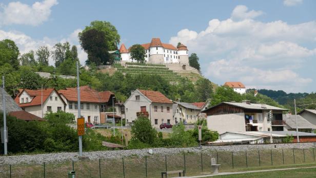 Melaniagrad: Blick auf die Burg im slowenischen Sevnica
