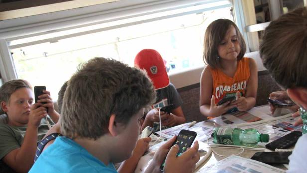 Sommer, Ferien, Donauinsel: Ein Workshop, um spielend leicht programmieren zu lernen - ob im Wohnwagen...