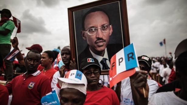 Anhänger von Paul Kagame bei einer Wahlkampfveranstaltung.