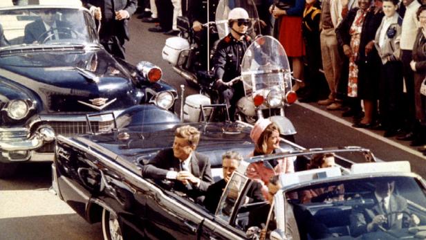 Der 22. November 1963: JFK wurde im offenen Straßenkreuzer erschossen.
