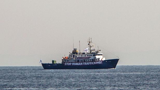 Die C-Star auf ihrer umstrittenen Mission im Mittelmeer.