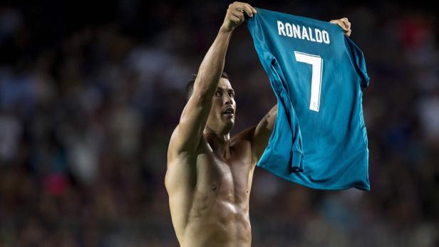 Leibchenweise: Ronaldo präsentierte nach dem Tor sein Trikot den Barcelona-Fans.