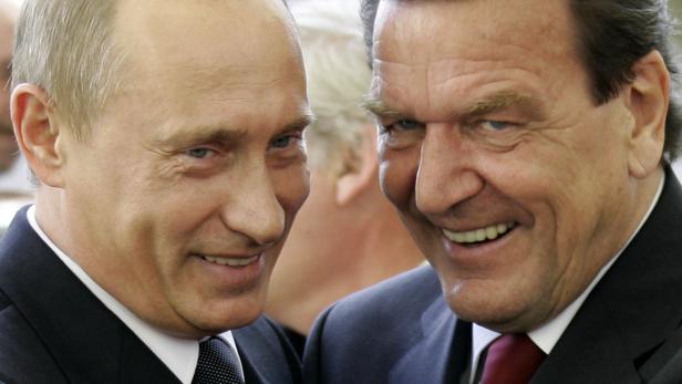Schröder und Putin, in Freundschaft vereint