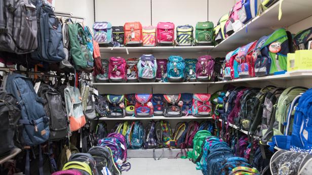 Jedes Kind ist anders - Probetragen beim Schultaschen-Einkauf ist wichtig.