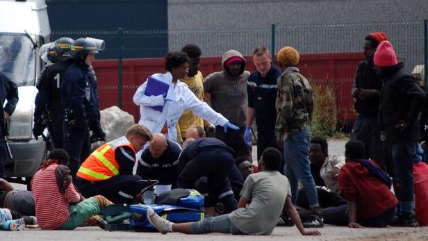 In Calais kommt es immer wieder zu Auseinandersetzungen unter den Migranten