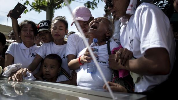Leid bei den Familien der Erschossenen – bei anderen sorgt Dutertes Feldzug für Erleichterung.