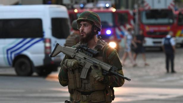Soldat vor dem Hauptbahnhof in Brüssel nach einem Anschlag (Juni 2017).