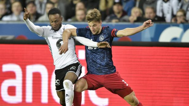 Adegbenro (li.) entschied die Partie gegen Ajax zugunsten Rosenborgs.