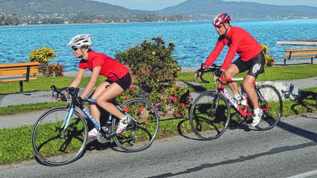 Wer mit einem Rennrad 35 km/h im Windschatten des Vordermanns fährt und ein Radldress trägt, ist laut OGH ein &quot;sportlich ambitionierter&quot; und kein &quot;normaler&quot; Radfahrer mehr