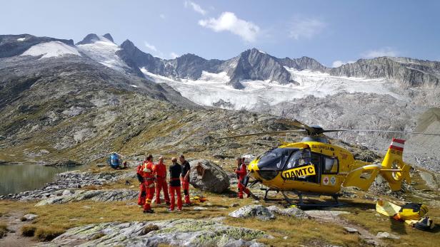Rettungskräfte in Krimml nach dem Absturz der Bergsteiger.