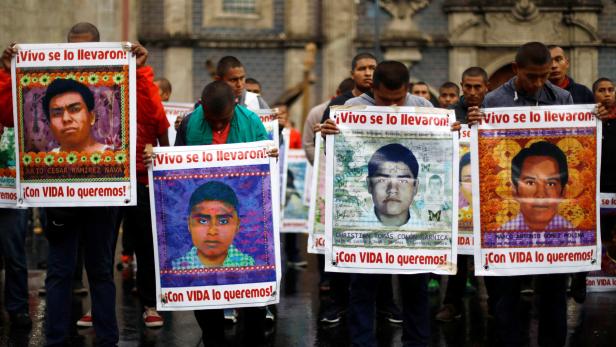 Proteste für 43 verschwundene Studenten in Mexiko,