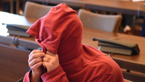Der 21-Jährige beim Prozess in Hamburg