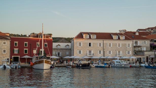Liebevoll restauriert: Im Hafen von Sutivan wurden drei Herrenhäuser zum Hotel