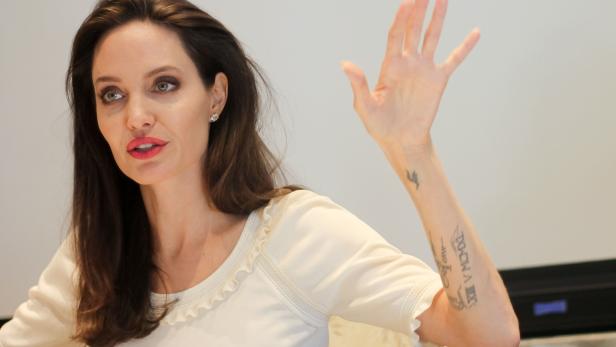 Jolie hadert mit sich: "Gefällt mir nicht, Single zu sein"