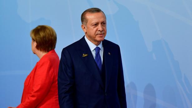 Merkel wendet sich von Erdogan ab