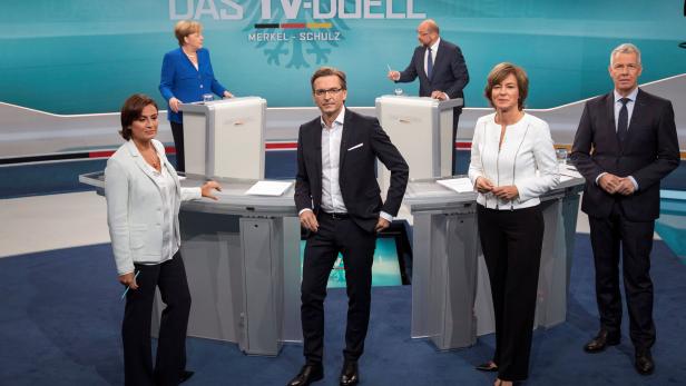 Dass die deutschen TV-Duell-Moderatoren mit Merkel oder Schulz urlauben, ist undenkbar