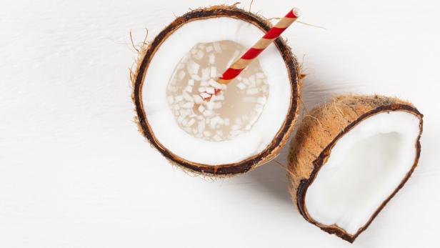 Kokoswasser wird seit längerer Zeit international als gesundes It-Getränk vermarktet.