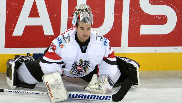 APA7593696-2 - 18042012 - LJUBLJANA - SLOWENIEN: ZU APA-TEXT SA - IIHF EISHOCKEY-WELTMEISTERSCHAFT DIVISION 1A - Keeper Bernhard Starkbaum (AUT) am Mittwoch, 18. April 2012, anl. der Niederlage gegen Japan in der Arena Stozice in Ljubljana. APA-FOTO: HELMUT FOHRINGER