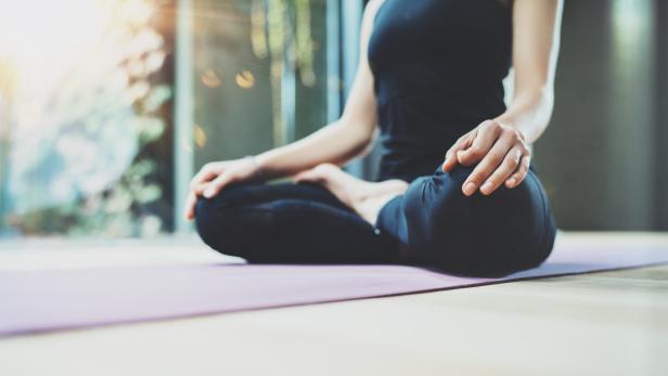 Bereits 25 Minuten Yoga täglich verbessern unsere geistigen Fähigkeiten.