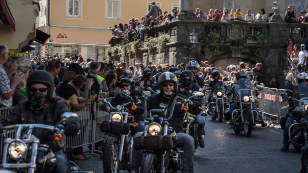 Kärntner Harley-Treffen: Hunderte verbotene Waffen sichergestellt