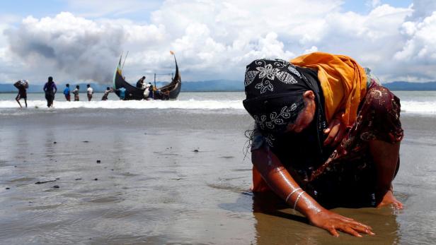 Rohingya flüchten nach Bangladesch.