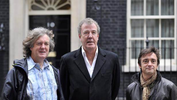 Jeremy Clarkson, Richard Hammond und James May vor der Downing Street 10.