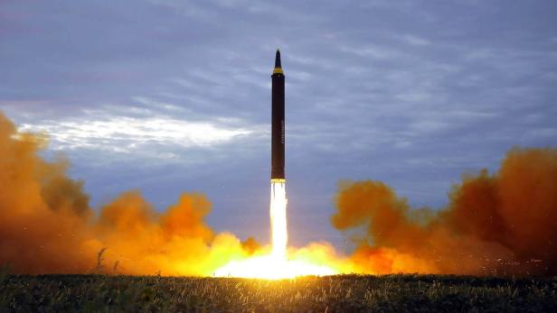 Am 29. August startete Nordkorea die Rakete Hwasong-12 an einem der Öffentlichkeit unbekannten Ort in der Nähe Pjöngjangs.