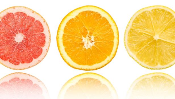 Die Vitamin-C-Bomben zählen zu den beliebtesten Obstsorten. Nebenbei wirken sie auch entgiftend und stimmungsaufhellend.